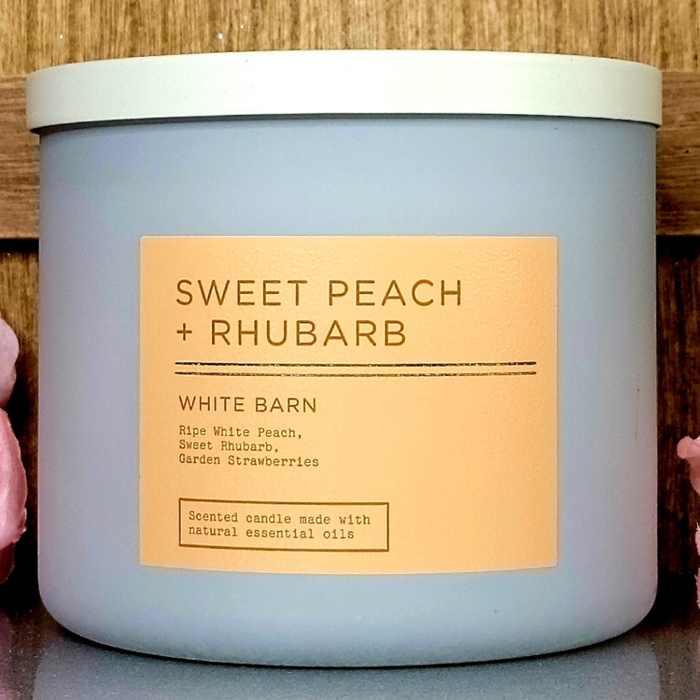 (TEST STORE EXCLUSIVE!!) B&BW Sweet Peach & Rhubarb 3-Wick Candle